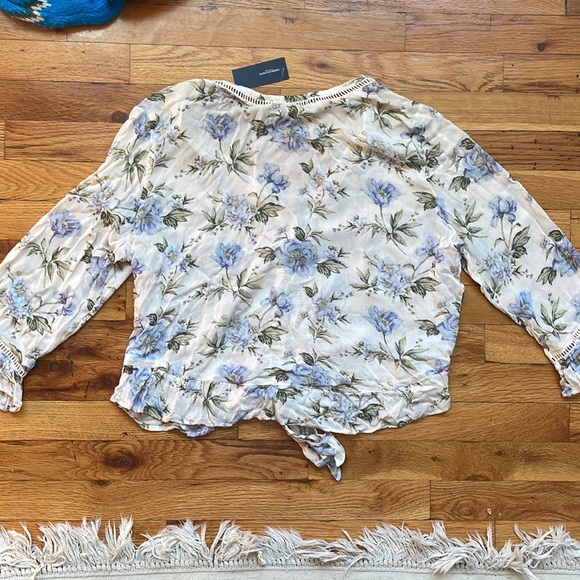 Floral top - Picture 5 of 5